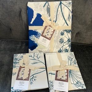 NWT! West Elm Wild Poppy Full Queen Duvet Cover and 2 Standard size Sham